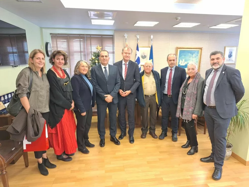 ston-dimarcho-kalamatas-o-presvis-tis-elvetias-kai-meli-tis-ellinoelvetikis-protovoulias-gia-tin-epanaleitourgia-tou-sidirodromou