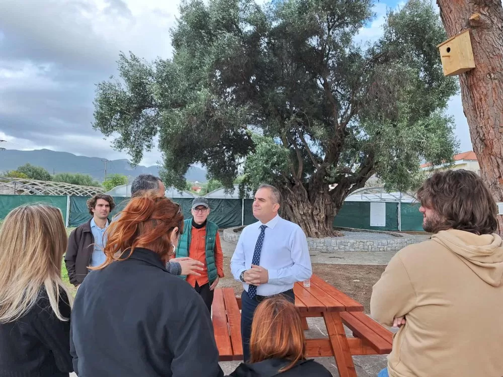 imera-gnorimias-me-ti-mana-elia-stin-kalamata-me-aformi-tin-pagkosmia-imera-elias