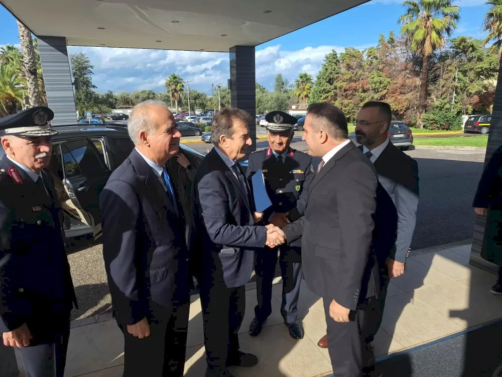 stin-kalamata-o-ypourgos-prostasias-tou-politi-michalis-chrysochoΐdis