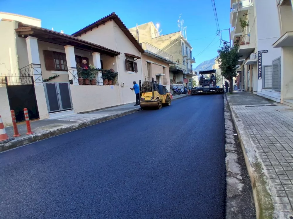 ergasies-asfaltostroseon-se-odous-tis-kalamatas