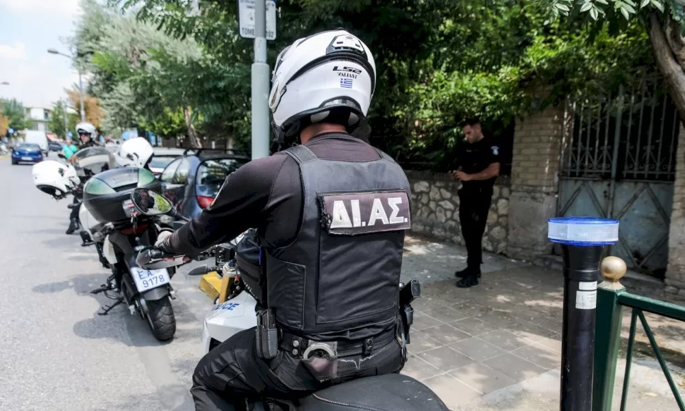 irakleio:-dyo-syllipseis-gia-klopes-se-periptera-kai-mini-market