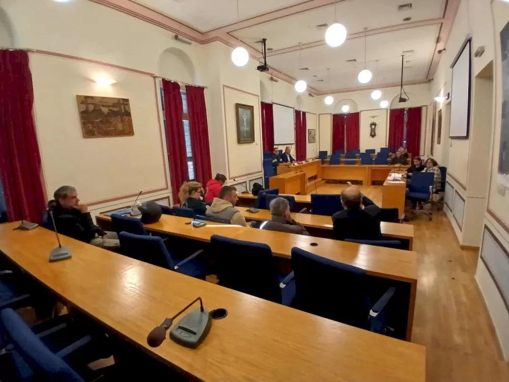 synedriase-to-topiko-epicheirisiako-syntonistiko-organo-politikis-prostasias-tou-dimou-kalamatas