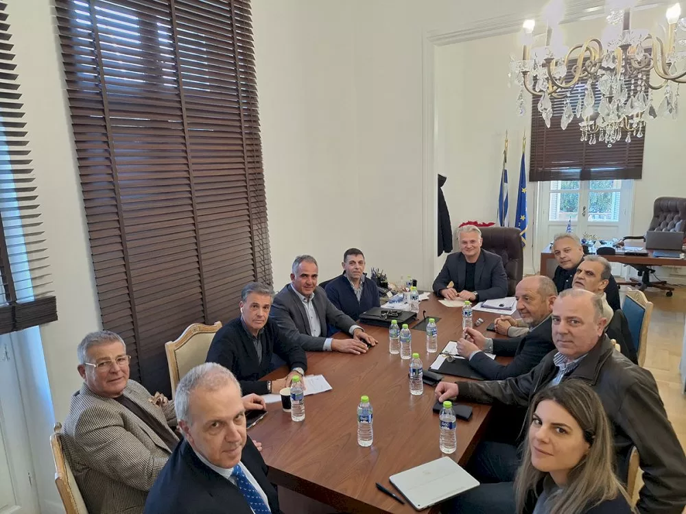 i-perifereia-peloponnisou-diamorfonei-neo-oikosystima-synergasias-meso-tou-grafeiou-kainotomias