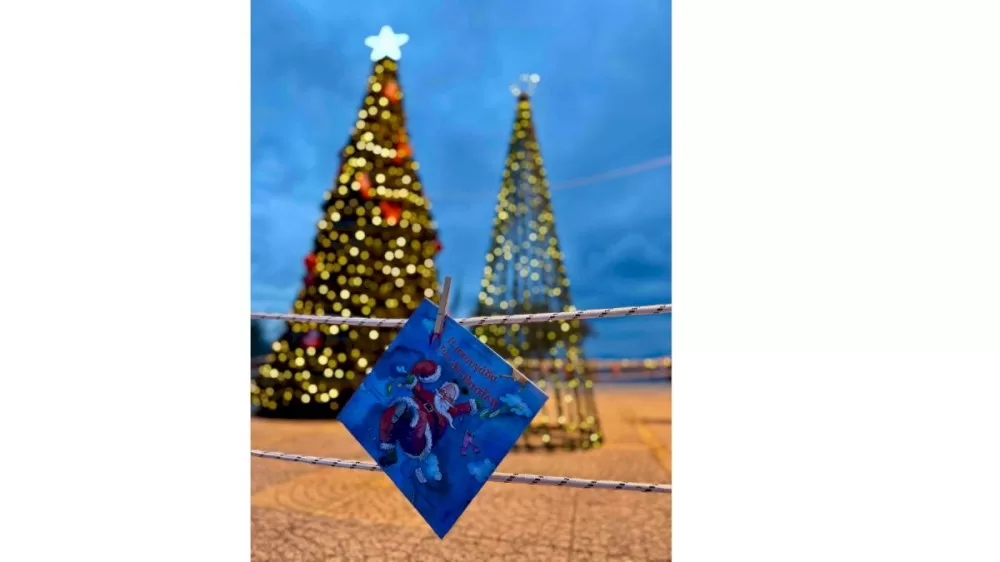 to-little-christmas-festival-gemise-mageia-tin-plateia-derveniou