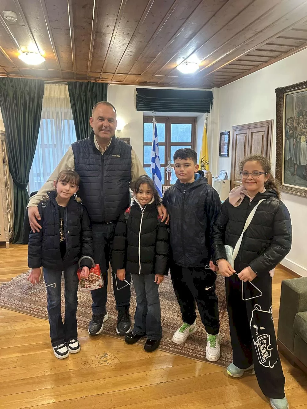 melodikes-efches,-kalanta-kai-chamogela-sto-dimarcheio-!!!