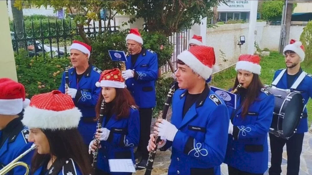 christougenniatika-kalanta-apo-ti-filarmoniki-ksylokastrou-sto-dimarcho