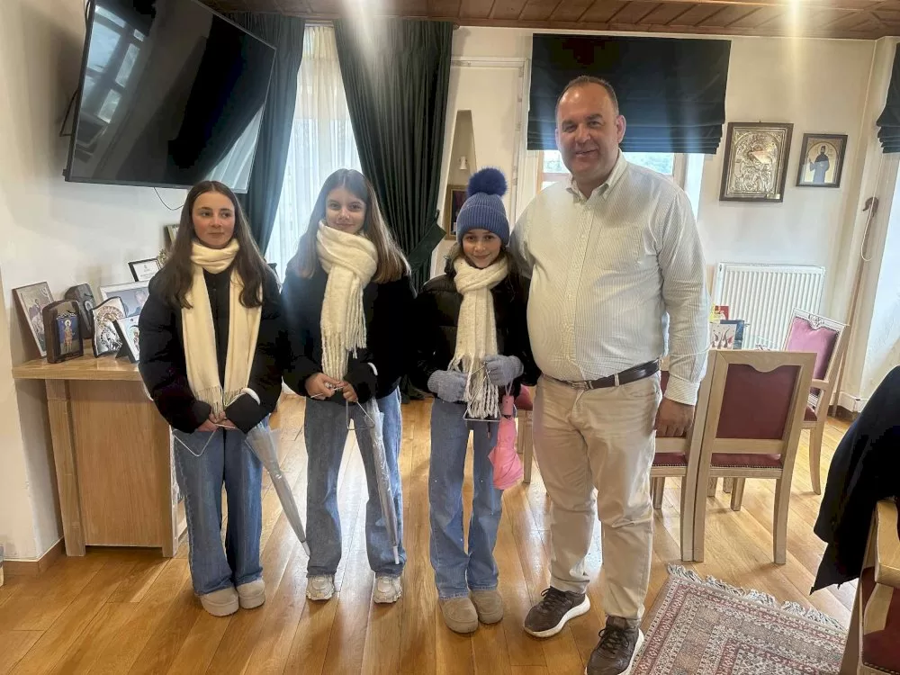 to-fos-tis-paradosis-kai-tis-elpidas-plimmyrise-me-ta-protochroniatika-kalanta-to-dimarcheio-sti-dimitsana