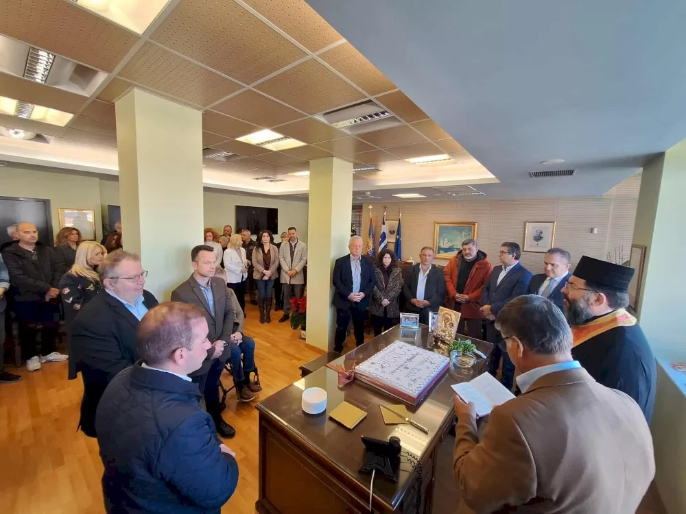 agiasmos-kai-kopi-vasilopitas-sto-grafeio-dimarchou