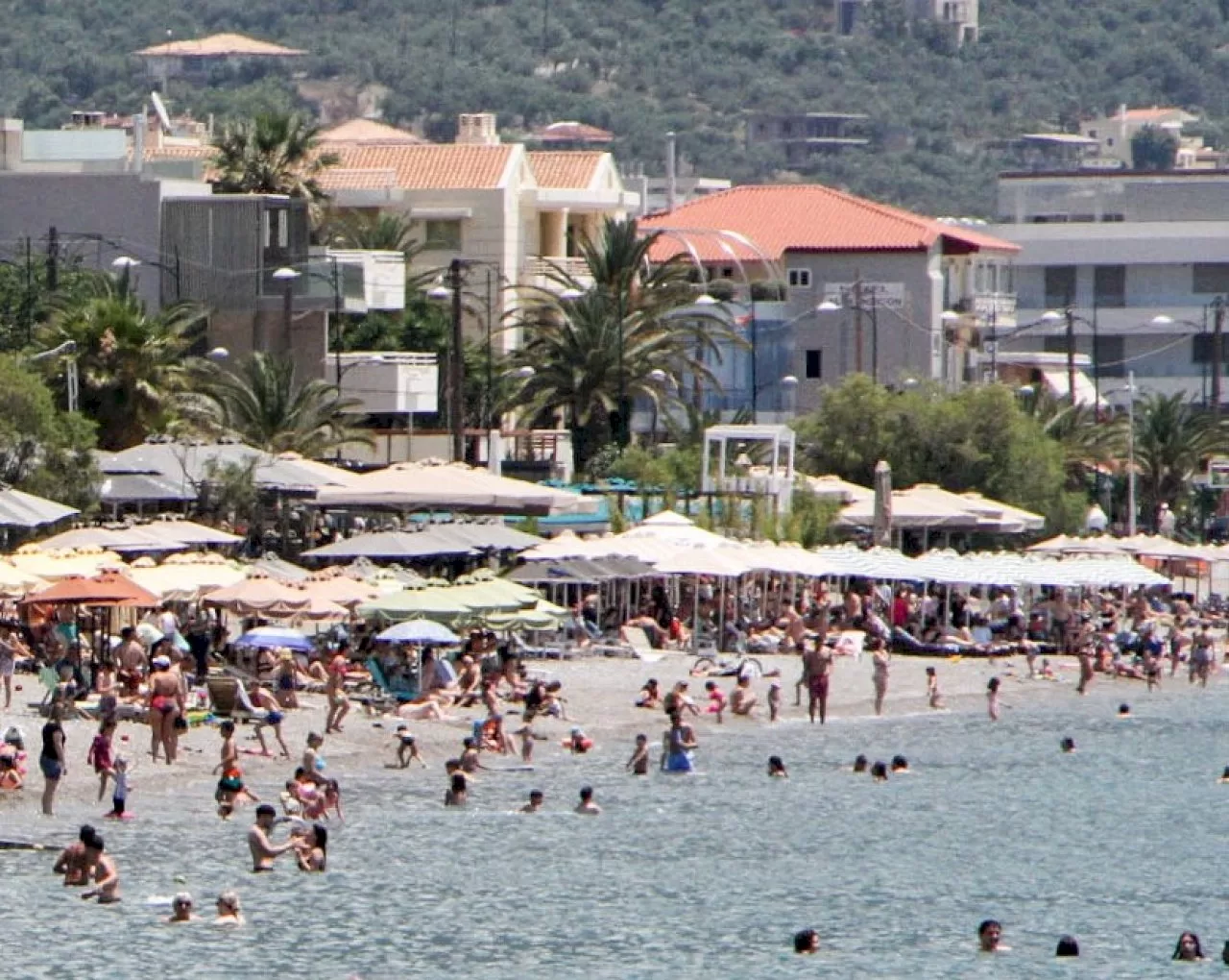 plithos-episkepton-stin-kalamata-to-triimero-tou-ag.-pnevmatos