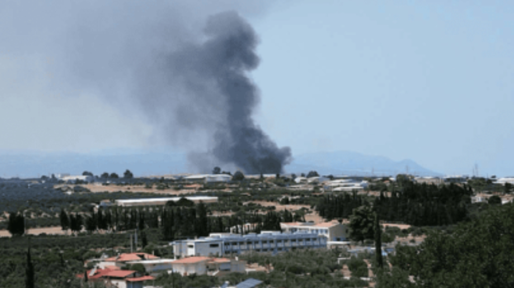 Τρεις συλλήψεις για τη φονική πυρκαγιά στο εργοστάσιο στην Κορινθία