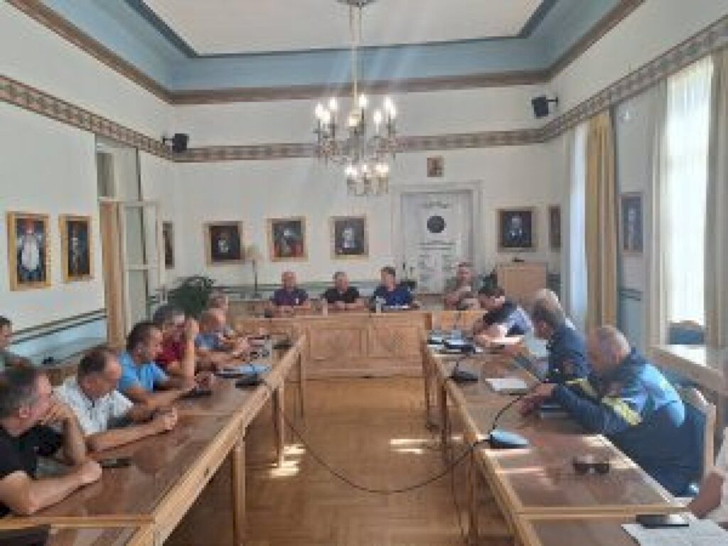 synedriasi-tou-syntonistikou-organou-politikis-prostasias-tis-perifereias-peloponnisou-enopsei-tis-antiplimmyrikis-periodou