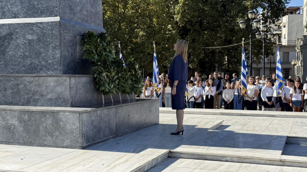 Στην Τρίπολη η Μαρία Καρυστιανού – Κατέθεσε στεφάνι στον ανδριάντα του Κολοκοτρώνη