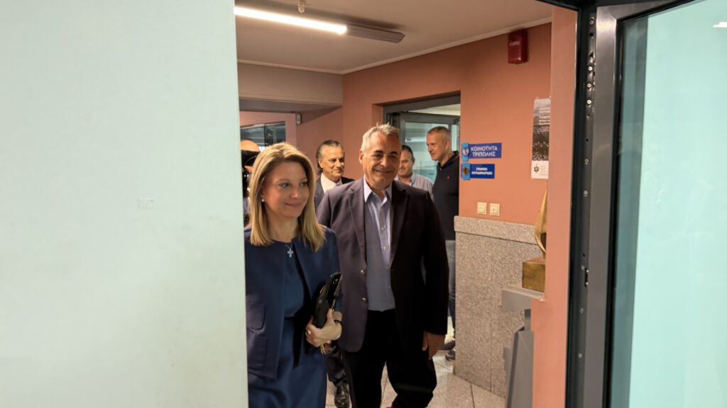 Στο Δημαρχείο Τρίπολης η Μαρία Καρυστιανού στο πλαίσιο της περιοδείας της