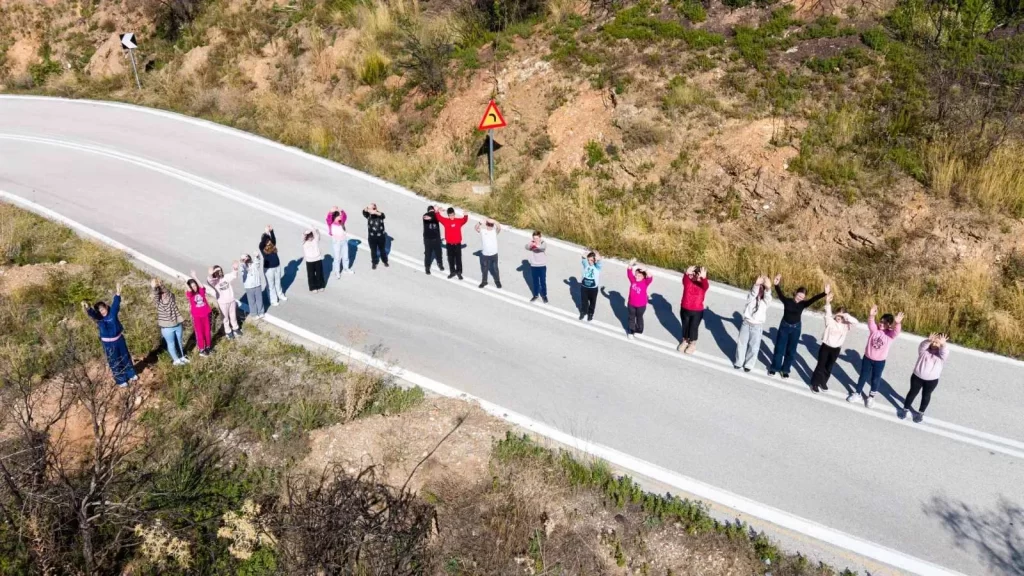 «Τρέχω για τη Ζωή»: Το Δημοτικό Σχολείο Καλλιάνων αναδεικνύει μέσα από τη σχολική σκυταλοδρομία το μήνυμα της περιβαλλοντικής αναγέννησης