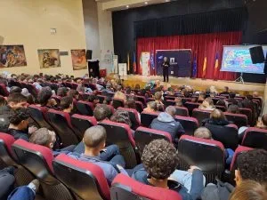ErasmusDays Festival 2026 στην Κόρινθο | Δημήτρης Πτωχός προς τους νέους: «Αφήστε τα όνειρά σας να γίνουν μεγαλύτερα από τους φόβους σας»